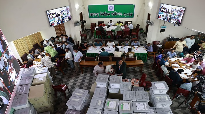 জাকসুর ফল ঘোষণা চলছে
